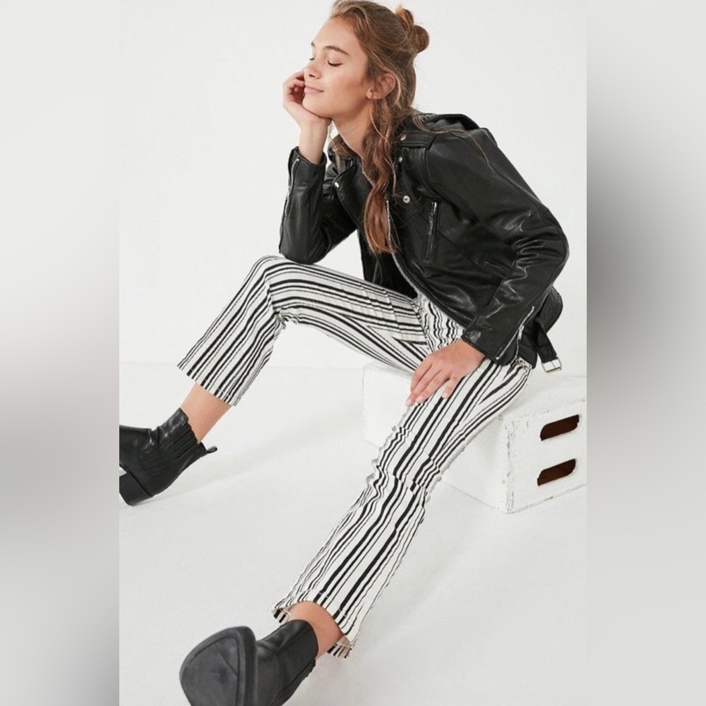 BDG Urban Outfitters Kick Flare High Rise Cropped Pants (Striped, Size 29) - Picture 3 of 9